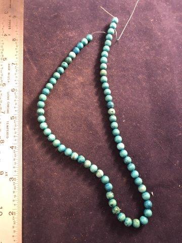 TRADE BEADS INDIAN ARTIFACT ARROWHEAD: IT WILL MAKE A GREAT ADDITION TO YOUR COLLECTION! KEY WORDS: NATIVE AMERICAN INDIAN ARTIFACT ARTIFACTS ARROWHEAD ARROWHEADS MISSISSIPPIAN QUAPAW CADDO POTTERY