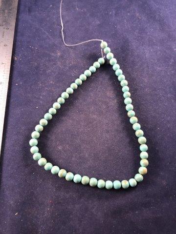 TRADE BEADS INDIAN ARTIFACT ARROWHEAD: IT WILL MAKE A GREAT ADDITION TO YOUR COLLECTION! KEY WORDS: NATIVE AMERICAN INDIAN ARTIFACT ARTIFACTS ARROWHEAD ARROWHEADS MISSISSIPPIAN QUAPAW CADDO POTTERY