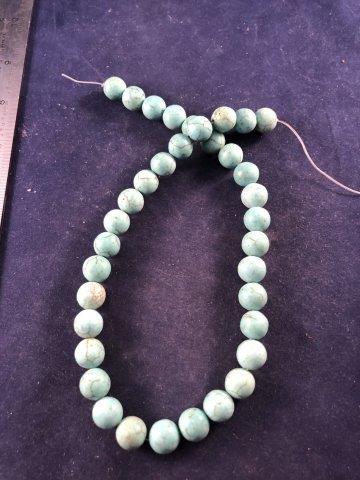 TRADE BEADS INDIAN ARTIFACT ARROWHEAD: IT WILL MAKE A GREAT ADDITION TO YOUR COLLECTION! KEY WORDS: NATIVE AMERICAN INDIAN ARTIFACT ARTIFACTS ARROWHEAD ARROWHEADS MISSISSIPPIAN QUAPAW CADDO POTTERY