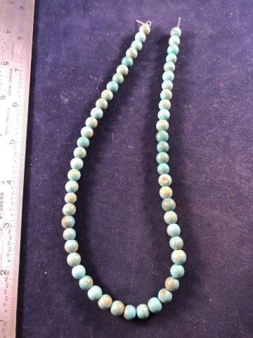 TRADE BEADS INDIAN ARTIFACT ARROWHEAD: IT WILL MAKE A GREAT ADDITION TO YOUR COLLECTION! KEY WORDS: NATIVE AMERICAN INDIAN ARTIFACT ARTIFACTS ARROWHEAD ARROWHEADS MISSISSIPPIAN QUAPAW CADDO POTTERY