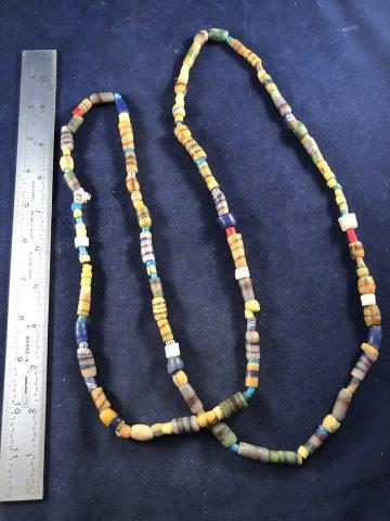 TRADE BEADS INDIAN ARTIFACT ARROWHEAD: IT WILL MAKE A GREAT ADDITION TO YOUR COLLECTION! KEY WORDS: NATIVE AMERICAN INDIAN ARTIFACT ARTIFACTS ARROWHEAD ARROWHEADS MISSISSIPPIAN QUAPAW CADDO POTTERY