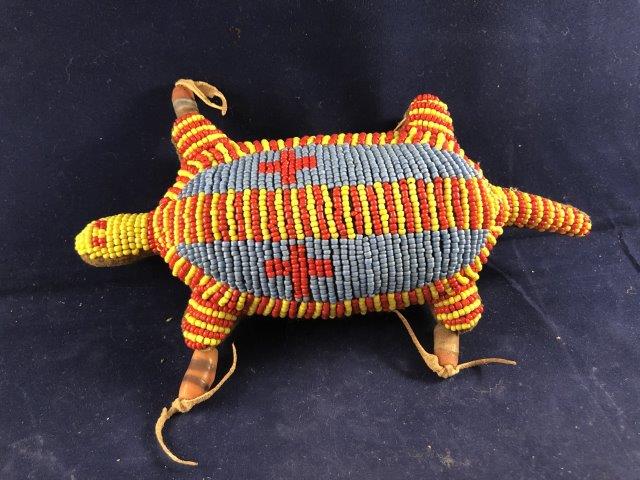 BEADED TURTLE EFFIGY FETTISH     INDIAN ARTIFACT (1 of 2)