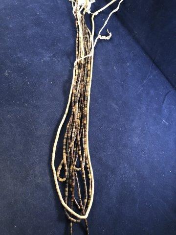 6 STRANDS OF TRADE BEADS     INDIAN ARTIFACT ARROWHEAD (1 of 1)