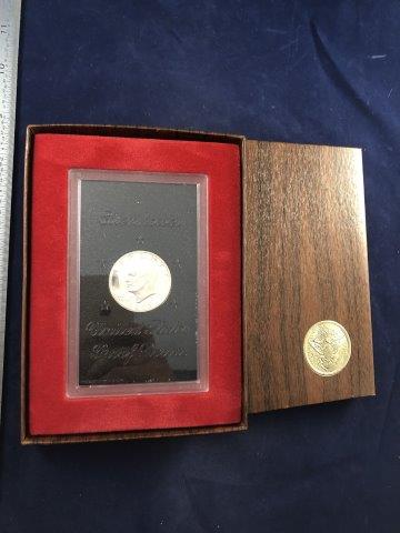 SILVER IKE DOLLAR IN ORIGINAL BOX (1 of 1)