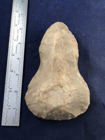 CHIPPED HOE INDIAN ARTIFACT ARROWHEAD: THIS BEAUTIFUL NATIVE AMERICAN INDIAN ARTIFACT IS 6 INCHES LONG. IT IS FROM OHIO. IT WILL MAKE A GREAT ADDITION TO YOUR COLLECTION! KEY WORDS: NATIVE AMERICAN INDIAN ARTIFACT ARTIFACTS ARROWHEAD ARROW