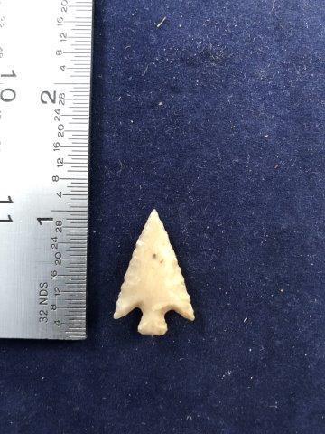 ARROW POINT     INDIAN ARTIFACT ARROWHEAD (1 of 1)