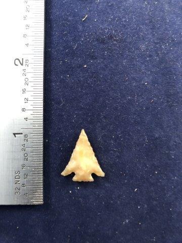 ARROW POINT     INDIAN ARTIFACT ARROWHEAD (1 of 1)