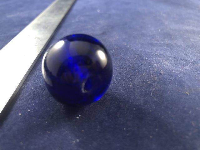 COLBALT BLUE TRADE BEAD     INDIAN ARTIFACT ARROWHEAD (1 of 1)