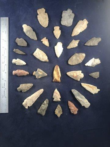 28 ARROW POINTS    INDIAN ARTIFACT ARROWHEAD (1 of 4)