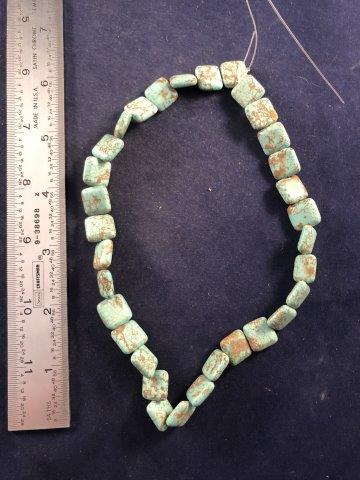 TRADE BEADS     INDIAN ARTIFACT ARROWHEAD (1 of 1)
