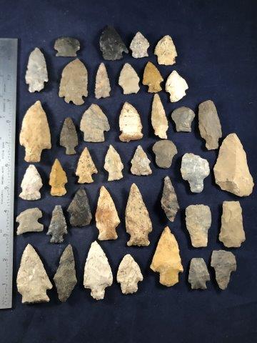 40 VERY NICE ARKANSAS POINTS     INDIAN ARTIFACT (1 of 2)