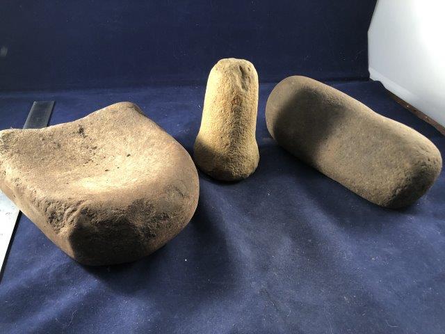 2 PESTALS & GRIND ROCK     INDIAN ARTIFACT ARROWHEAD (1 of 1)