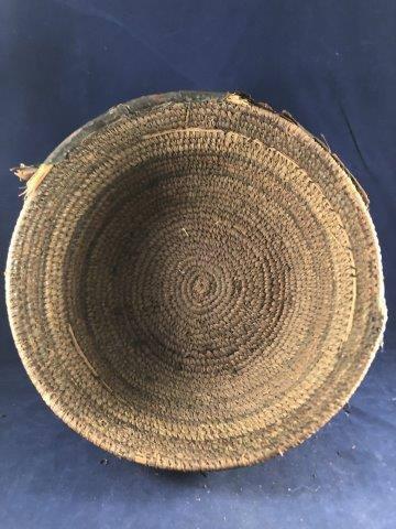 WOVEN BASKET     INDIAN ARTIFACT ARROWHEAD (1 of 3)