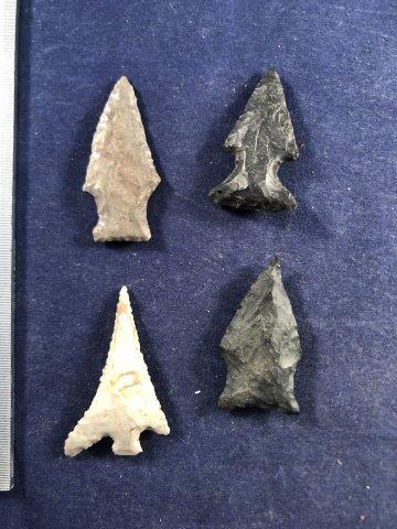 4 ARROWHEADS     INDIAN ARTIFACT ARROWHEAD (1 of 1)