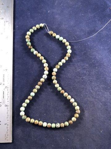 TRADE BEADS INDIAN ARTIFACT ARROWHEAD: THESE BEAUTIFUL BEADS ARE @16 INCHES LONG. IT WILL MAKE A GREAT ADDITION TO YOUR COLLECTION! KEY WORDS: NATIVE AMERICAN INDIAN ARTIFACT ARTIFACTS ARROWHEAD ARROWHEADS MISSISSIPPIAN QUAPAW CADDO POTTER