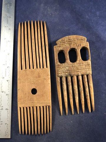 2 WOODEN COMBS     INDIAN ARTIFACT ARROWHEAD (1 of 1)