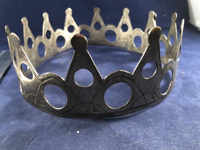 GREMAN SILVER TOP HAT CROWN (1 of 2)