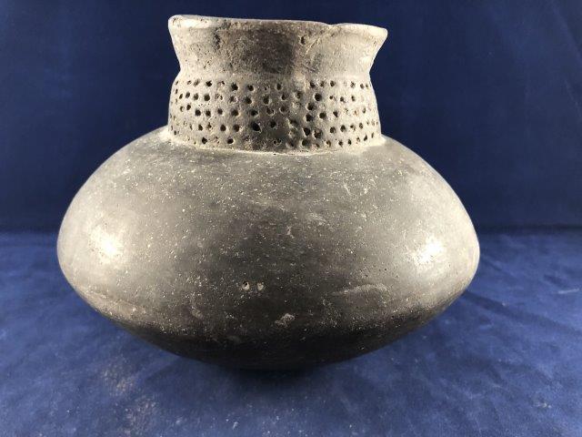 CAMBELL COMPOUND JAR     POTTERY (1 of 3)
