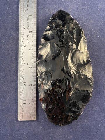 OBSIDIAN BLADE INDIAN ARTIFACT ARROWHEAD: THIS BEAUTIFUL NATIVE AMERICAN INDIAN ARTIFACT IS 6&1/2 INCHES LONG. IT IS FROM OREGON. IT WILL MAKE A GREAT ADDITION TO YOUR COLLECTION! KEY WORDS: NATIVE AMERICAN INDIAN ARTIFACT ARTIFACTS ARROWHEAD