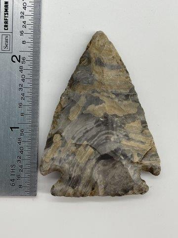 NOTCHED POINT      INDIAN ARTIFACT ARROWHEAD (1 of 3)