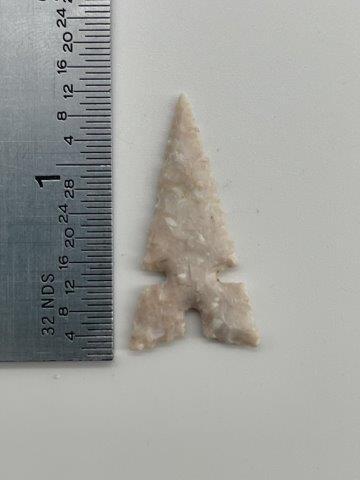 CAHOKIA         INDIAN ARTIFACT ARROWHEAD (1 of 3)