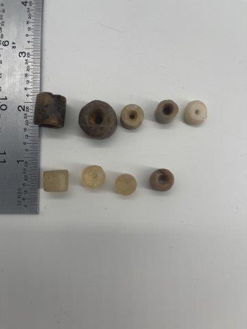 9 TRADE BEADS      INDIAN ARTIFACT ARROWHEAD (1 of 1)