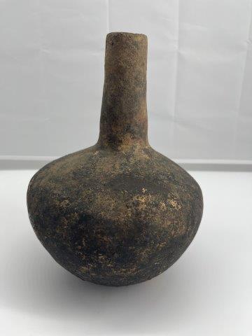 PLAIN BOTTLE      INDIAN ARTIFACT ARROWHEAD (1 of 4)
