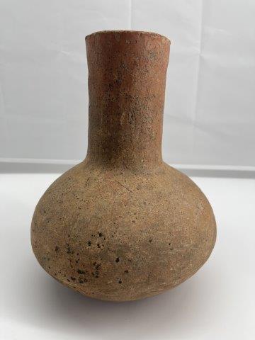 RED BOTTLE      INDIAN ARTIFACT ARROWHEAD (1 of 4)