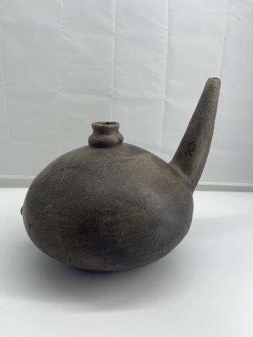 QUAPAW POLISHED BLAKEWARE TEAPOT      INDIAN ARTIFACT (1 of 6)