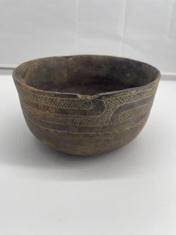 FRIENDSHIP BOWL      INDIAN ARTIFACT ARROWHEAD (1 of 4)