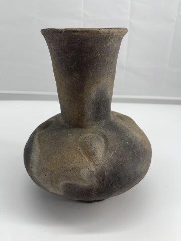 MISSISSIPPIAN TEAR DROP VASE      INDIAN ARTIFACT (1 of 5)