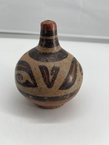 PARACUS BOTTLE      INDIAN ARTIFACT ARROWHEAD (1 of 4)