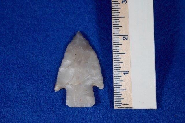 HARDIN INDIAN ARTIFACT ARROWHEAD: THIS BEAUTIFUL NATIVE AMERICAN INDIAN ARTIFACT IS 2&5/8 INCHES LONG. THIS IS OUT OF THE KENT WESTBROOK COLLECTION. IT IS FROM GREENE COUNTY ARKANSAS. ALL ITEMS HAVE BEEN LOOKED AT BY SAM JOHNSON, ALL 
