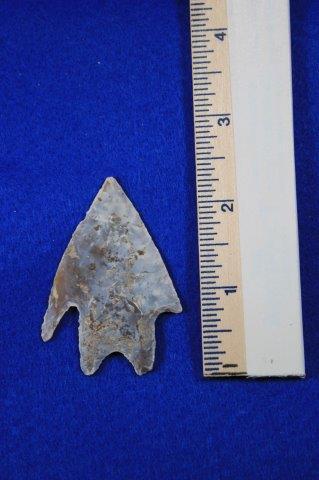 PEDERNALES INDIAN ARTIFACT ARROWHEAD: THIS BEAUTIFUL NATIVE AMERICAN INDIAN ARTIFACT IS 2&1/2 INCHES LONG. IT IS FROM BELL COUNTY TEXAS. ALL ITEMS HAVE BEEN LOOKED AT BY SAM JOHNSON, ALL ARE AUTHENTIC TO THE BEST OF HIS ABILITY & HE WILL 