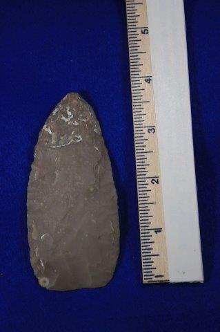 OVAL END KNIFE INDIAN ARTIFACT ARROWHEAD: THIS BEAUTIFUL NATIVE AMERICAN INDIAN ARTIFACT IS 4 INCHES LONG. IT IS FROM ELLIS COUNTY TEXAS. ALL ITEMS HAVE BEEN LOOKED AT BY SAM JOHNSON, ALL ARE AUTHENTIC TO THE BEST OF HIS ABILITY & HE WILL PAP