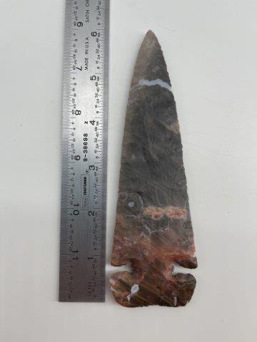 E NOTCHED THEBES    INDIAN ARTIFACT ARROWHEAD (1 of 3)