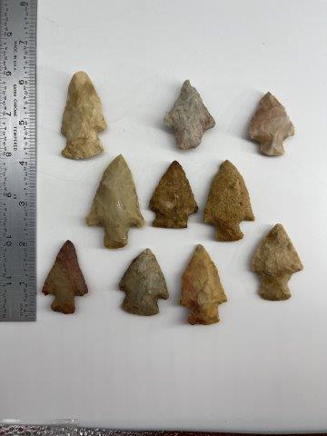 10 ARROW POINTS       INDIAN ARTIFACT ARROWHEAD (1 of 1)