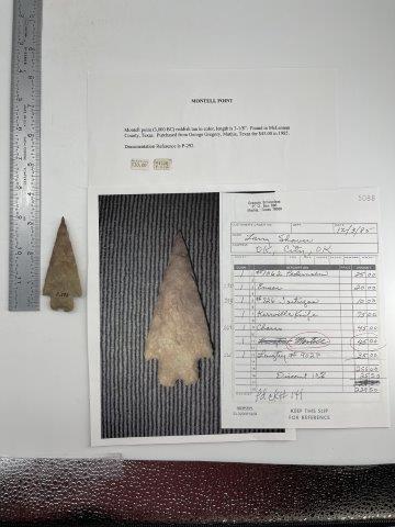 MONTELL  INDIAN ARTIFACT ARROWHEAD (1 of 5)