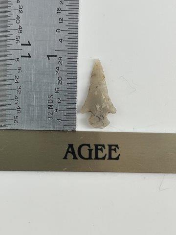 AGEE  INDIAN ARTIFACT ARROWHEAD (1 of 3)