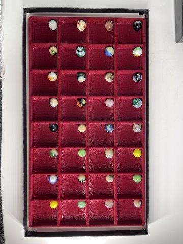 32 MARBLES INDIAN ARTIFACT ARROWHEAD: FRAME NOT INCLUDED. EVERY BEAUTIFUL NATIVE AMERICAN INDIAN ARTIFACT IS FROM THE LARRY SHAVER COLLECTION, HE FOUND HIS FIRST ARROWHEAD IN 1951 AT THE AGE OF 12 & COLLECTED UNTIL THE TIME OF HIS DEATH.