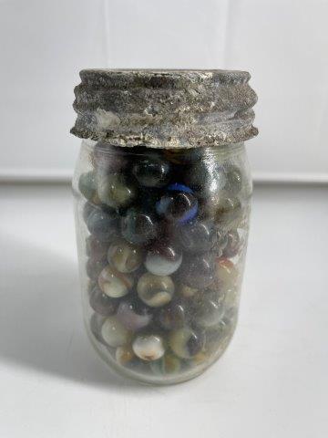 MARBLES IN MASON JAR INDIAN ARTIFACT ARROWHEAD: EVERY BEAUTIFUL NATIVE AMERICAN INDIAN ARTIFACT IS FROM THE LARRY SHAVER COLLECTION, HE FOUND HIS FIRST ARROWHEAD IN 1951 AT THE AGE OF 12 & COLLECTED UNTIL THE TIME OF HIS DEATH. HE HAD A VERY LARGE