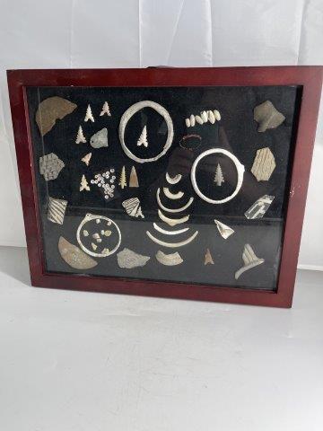 VERY NICE FRAME OF SPIRO ARTIFACTS  INDIAN ARTIFACT ARROWHEAD (1 of 6)