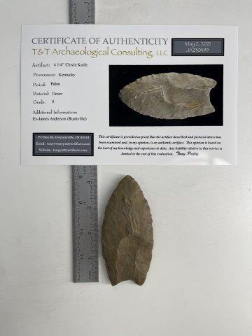 CLOVIS KNIFE WITH COA: THIS BEAUTIFUL NATIVE AMERICAN INDIAN ARTIFACT IS 4&1/4 INCHES LONG. IT IS FROM KENTUCKY. EX-JAMES ANDERSON COLLECTION. COMES WITH A TONY PUTTY CERTIFICATE OF AUTHENTICITY. IT WILL MAKE A GREAT ADDITI
