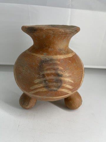 PERUVIAN TRI POD RATTLE BASE   POTTERY (1 of 5)