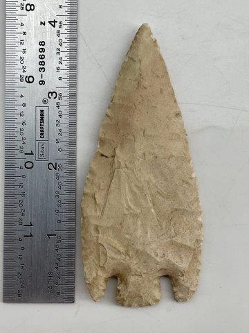 SMITH INDIAN ARTIFACT ARROWHEAD: THIS BEAUTIFUL NATIVE AMERICAN INDIAN ARTIFACT IS 4 INCHES LONG. IT IS FROM MISSOURI. IT WILL MAKE A GREAT ADDITION TO YOUR COLLECTION! KEY WORDS: NATIVE AMERICAN INDIAN ARTIFACT ARTIFACTS ARROWHEAD A