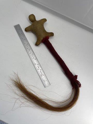 LEATHER RATTLE  INDIAN ARTIFACT ARROWHEAD (1 of 4)