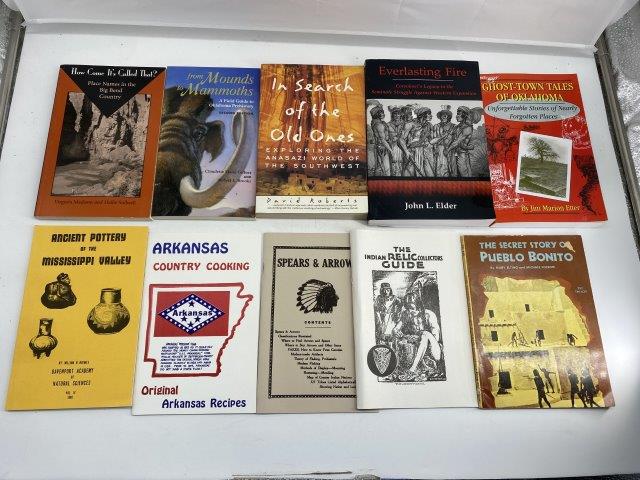 10 BOOKS  INDIAN ARTIFACT ARROWHEAD (1 of 1)