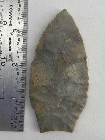 AGATE BASIN     INDIAN ARTIFACT ARROWHEAD (1 of 3)
