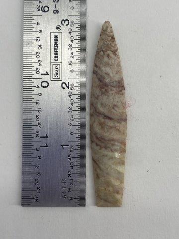 AGATE BASIN     INDIAN ARTIFACT ARROWHEAD (1 of 3)