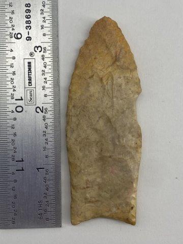 CLOVIS  INDIAN ARTIFACT ARROWHEAD (1 of 3)